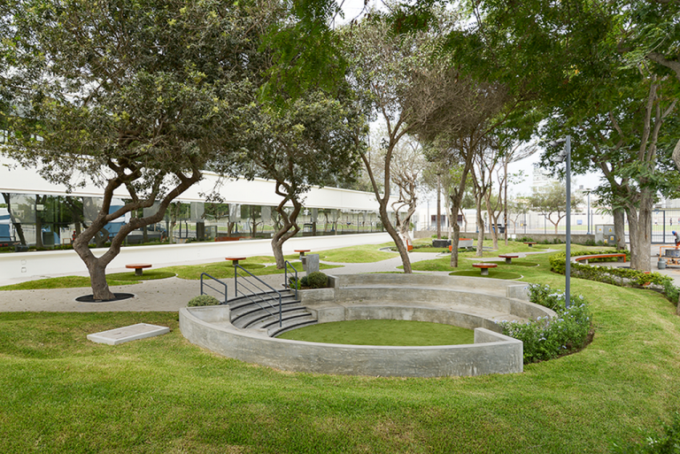 37. Patio 1